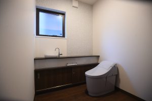 広々としたトイレ空間｜八戸市 リノベーション｜ぐっとリノベ